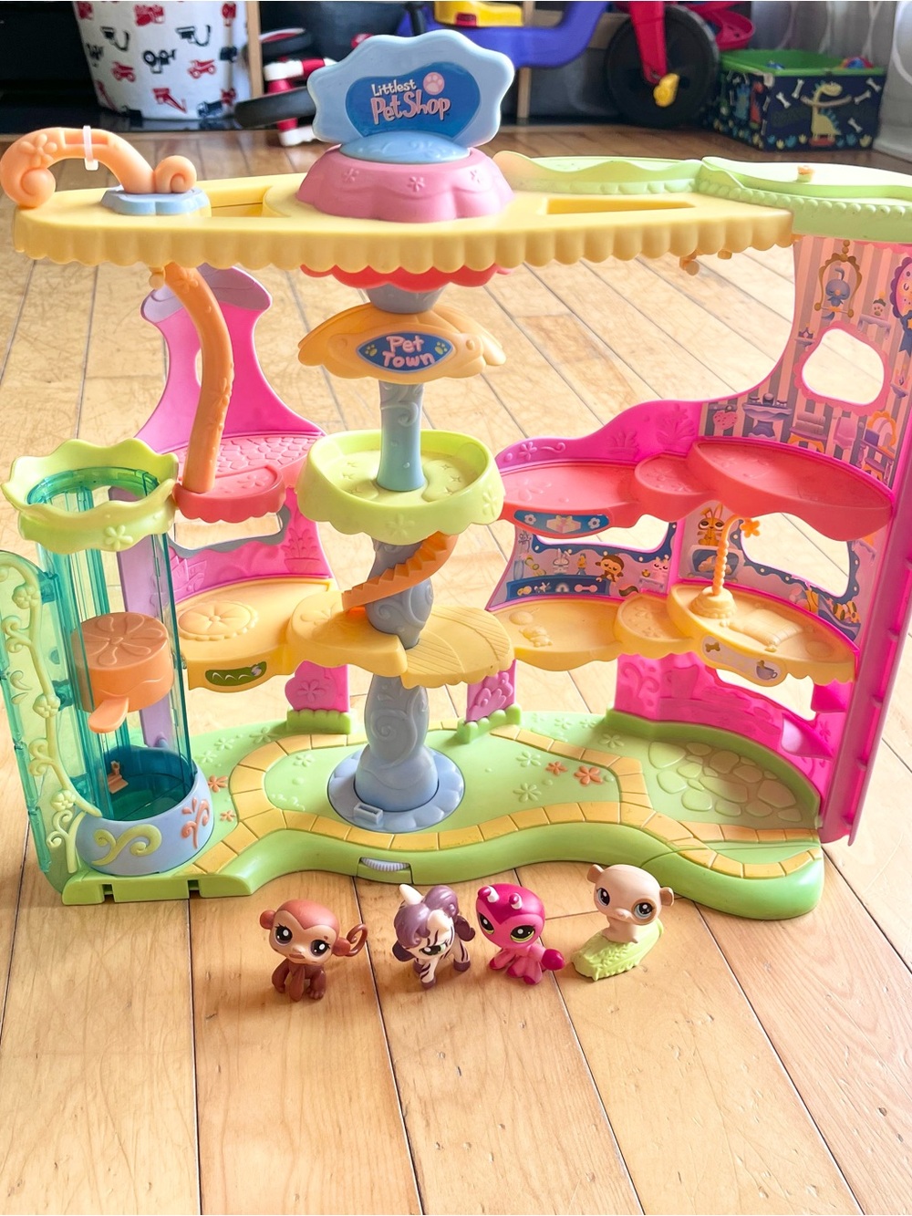 Littlest Pet Shop LPS  “Pet Town” Multi‑Level Playset with 4 Pets